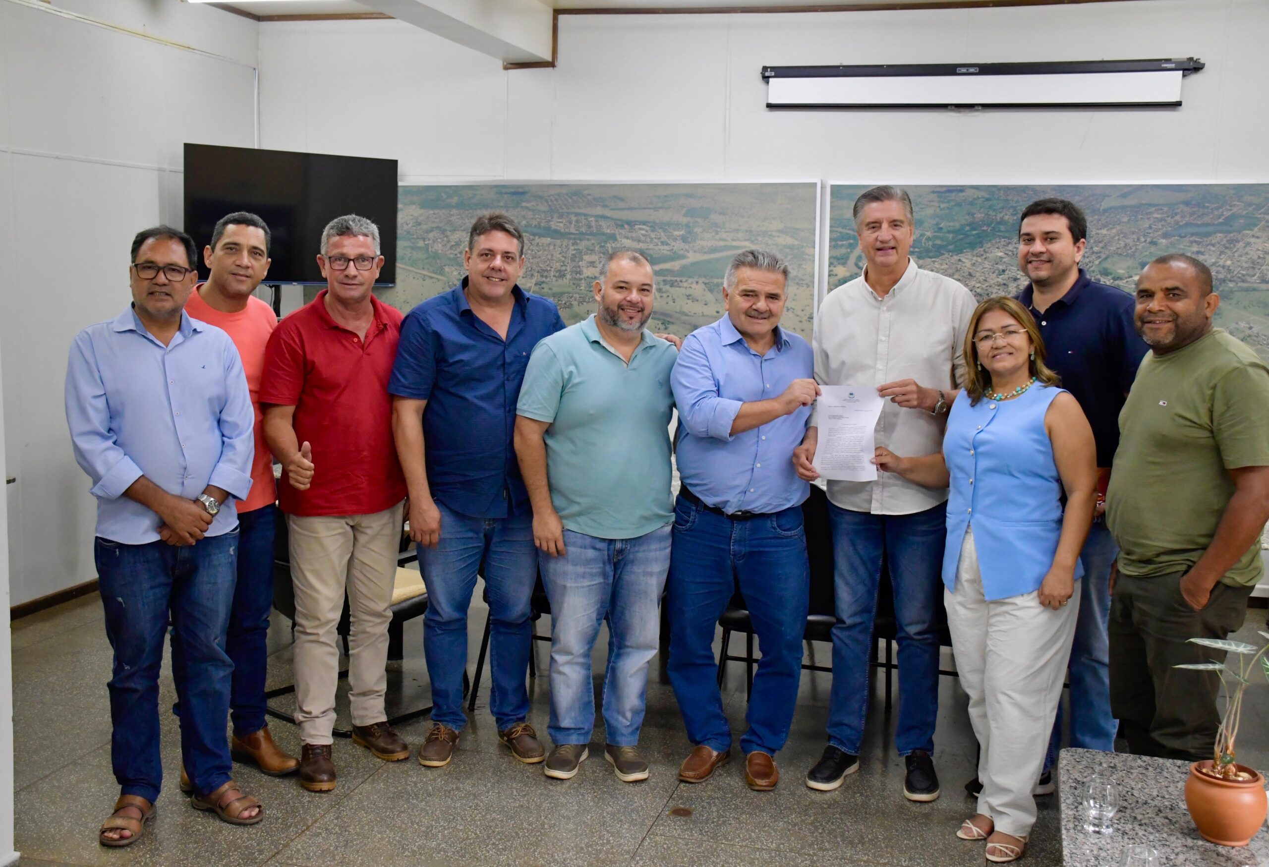 Vereadores de Aquidauana participam de reunião com o Deputado Dagoberto Nogueira