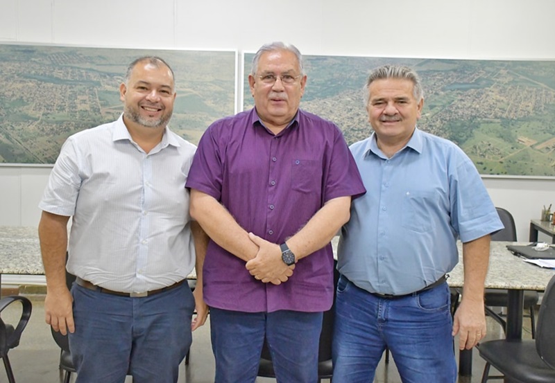 Abertura do Estadual de Futebol é tema de reunião no Executivo