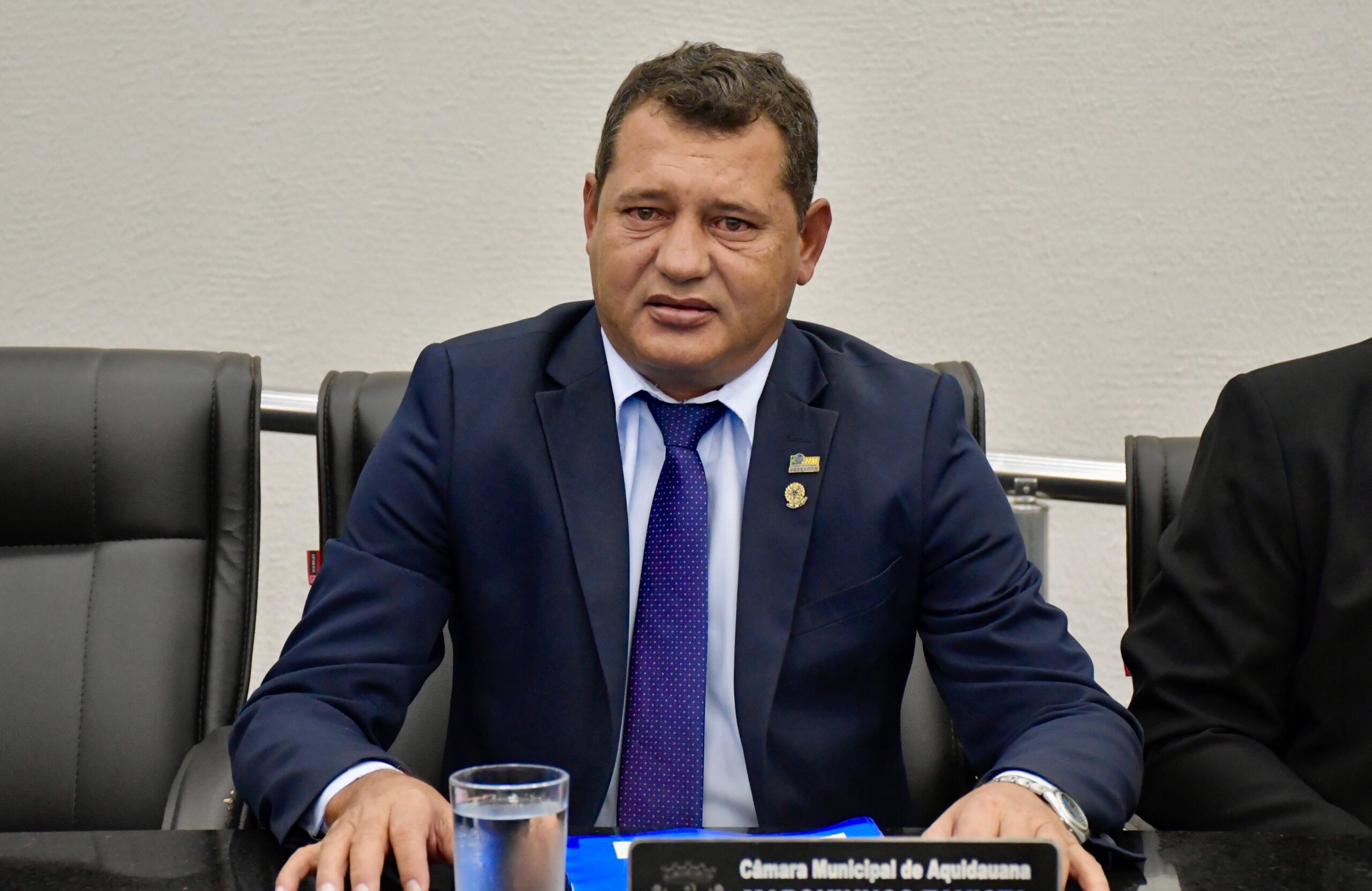 Marquinhos Taxista solicita abertura de via pública na Vila Trindade