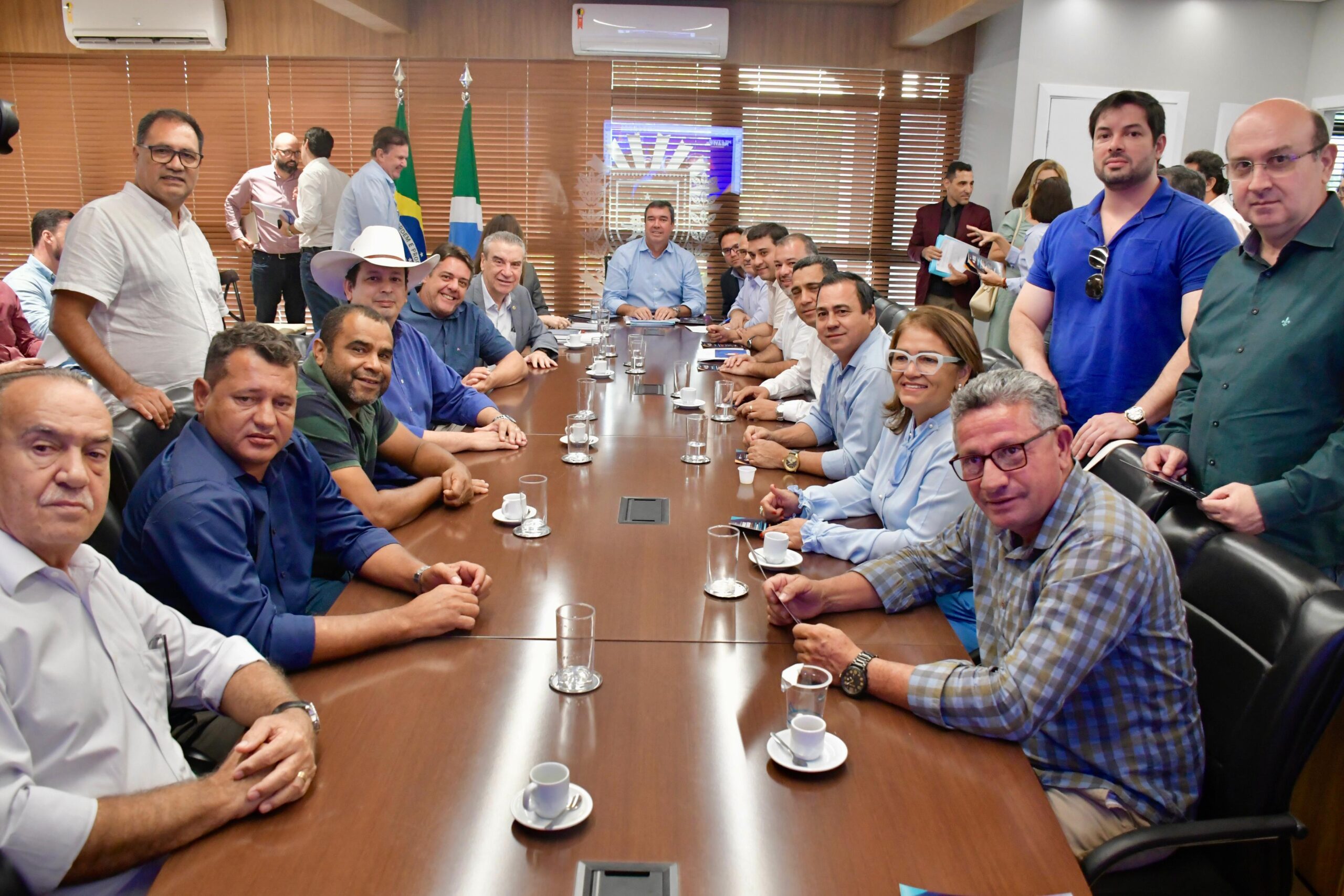 Legislativo e Executivo de Aquidauana encaminham reivindicações ao Governo de MS