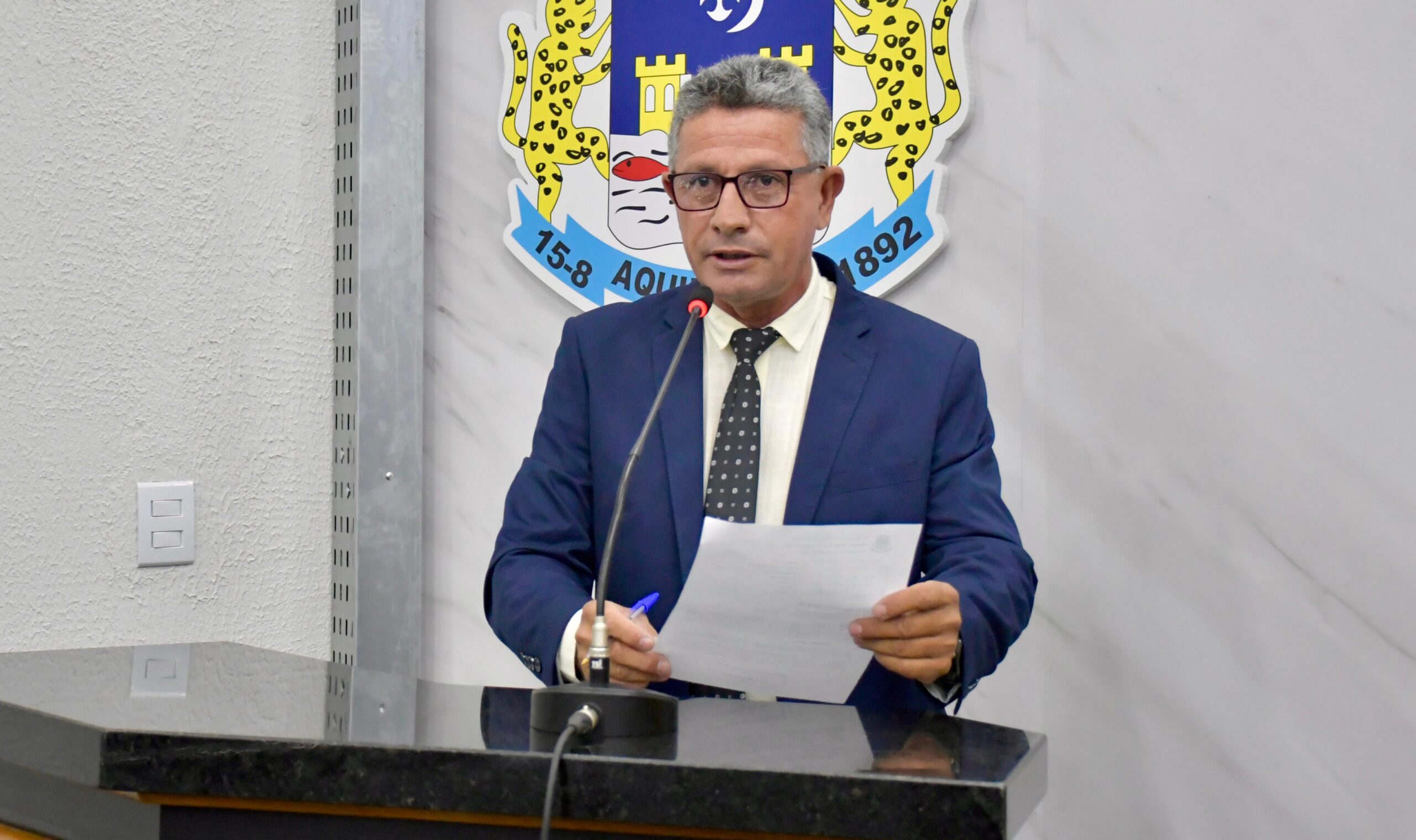 Juraci propõe a instalação de lâmpadas de LED em bairros e distritos de Aquidauana