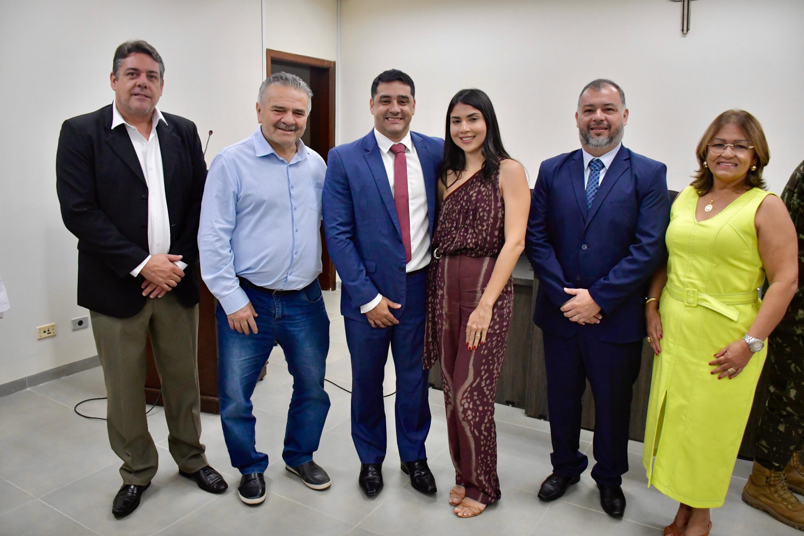 Legislativo participa de posse de juiz de direito