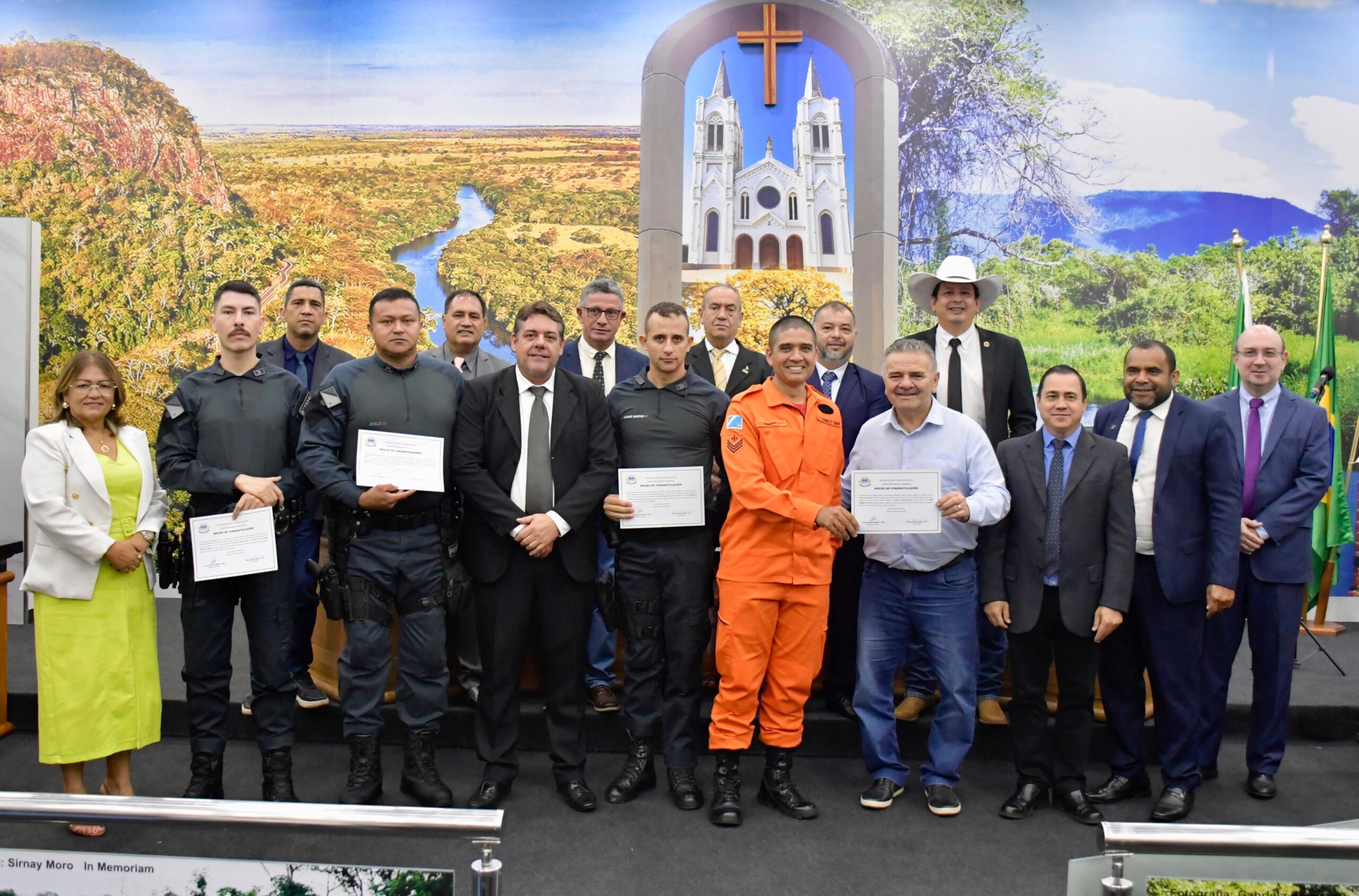 Vereador Renato apresenta Moção de Congratulações a policiais e bombeiros