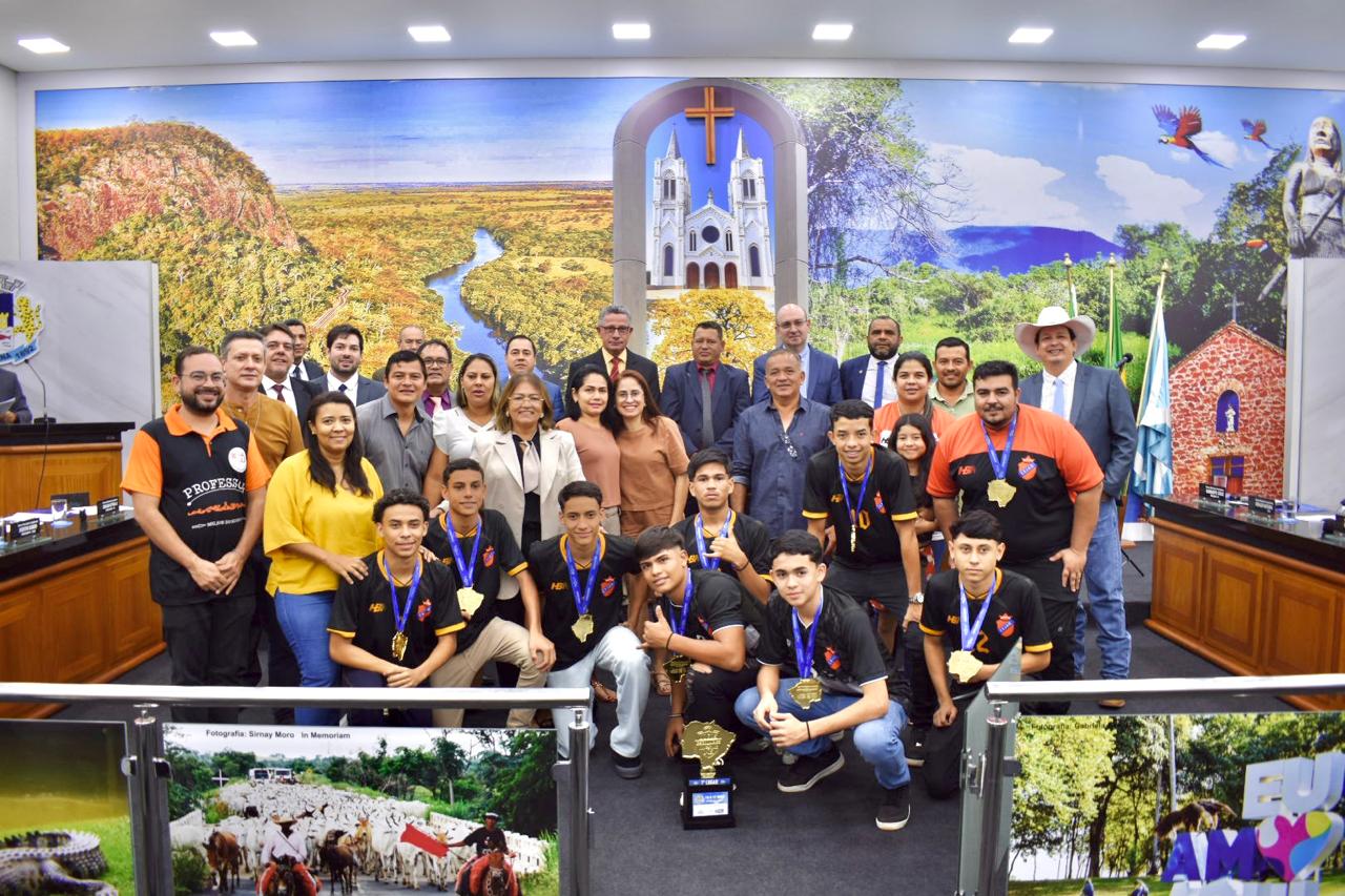 Com autoria de Kastanha, Câmara homenageia alunos do CEJAR, bicampeões estaduais