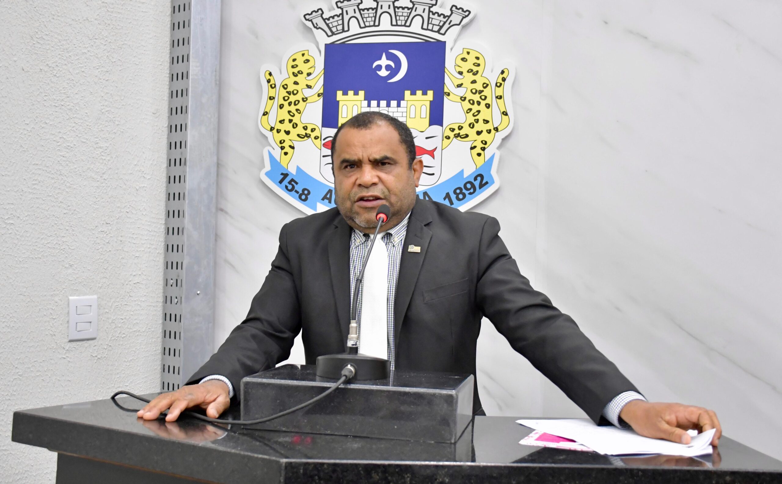 Sargento Cruz solicita melhorias viárias em bairros de Aquidauana