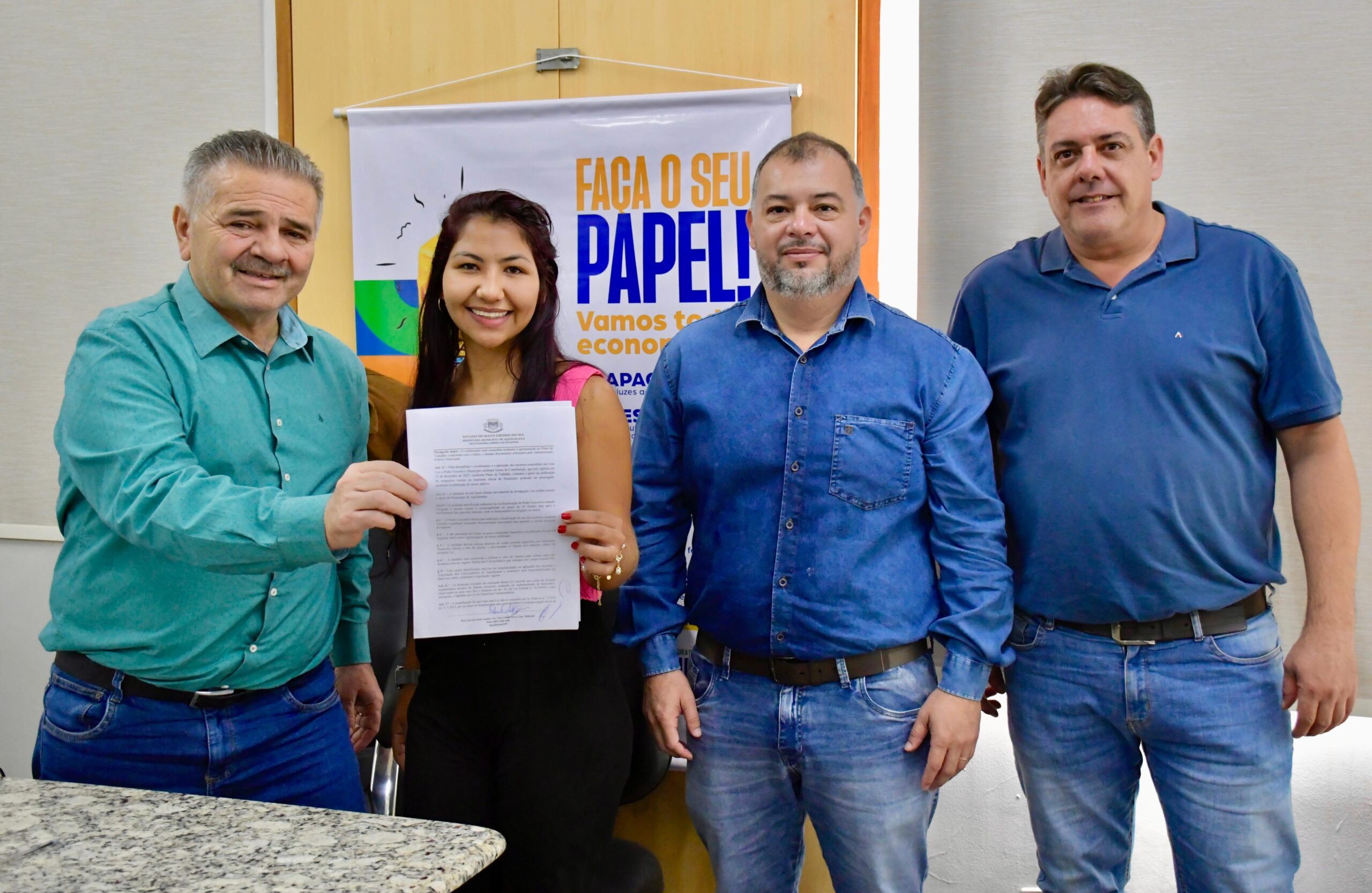 Legislativo e Executivo de Aquidauana oficializam repasse para estudantes do “Brancão”