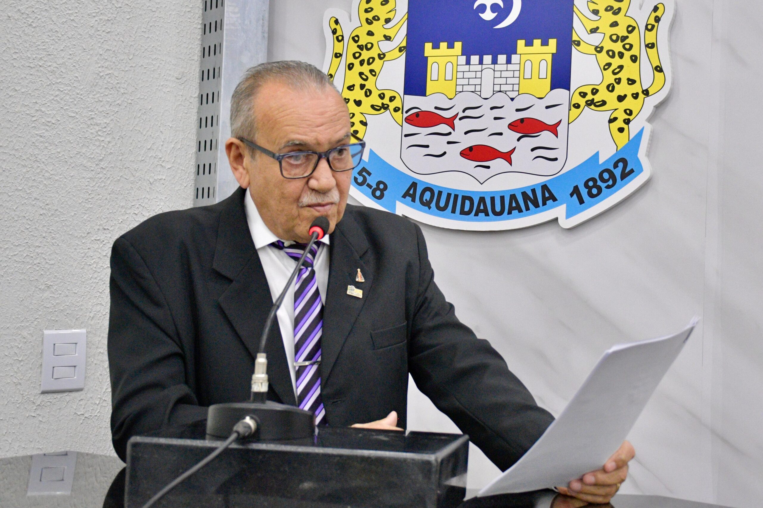 Seu Nilson usa tribuna para prestar homenagem póstuma a professora de Cipolândia