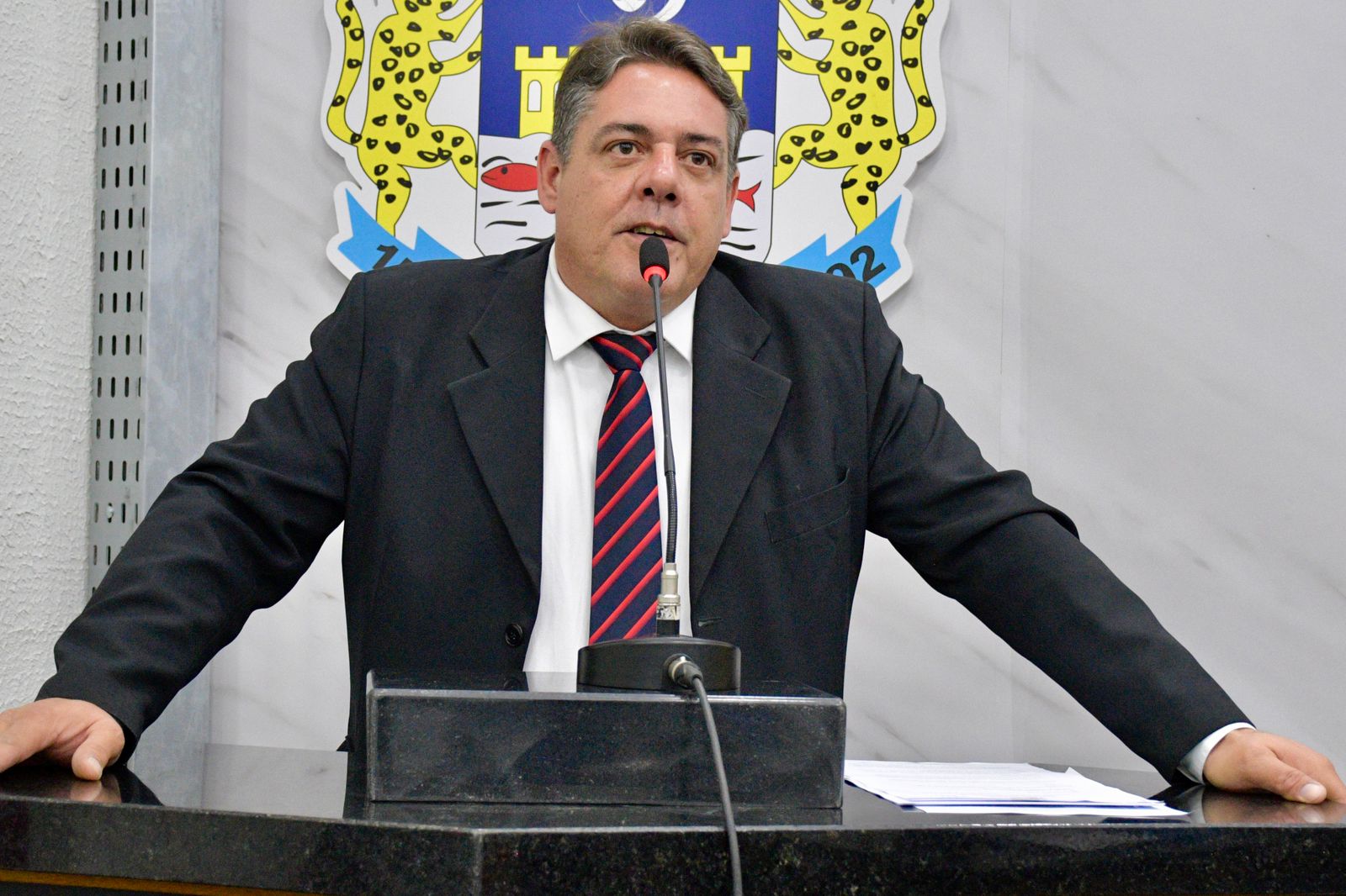 Renato Bossay cobra SANESUL sobre rede de esgoto no Bairro Icaraí