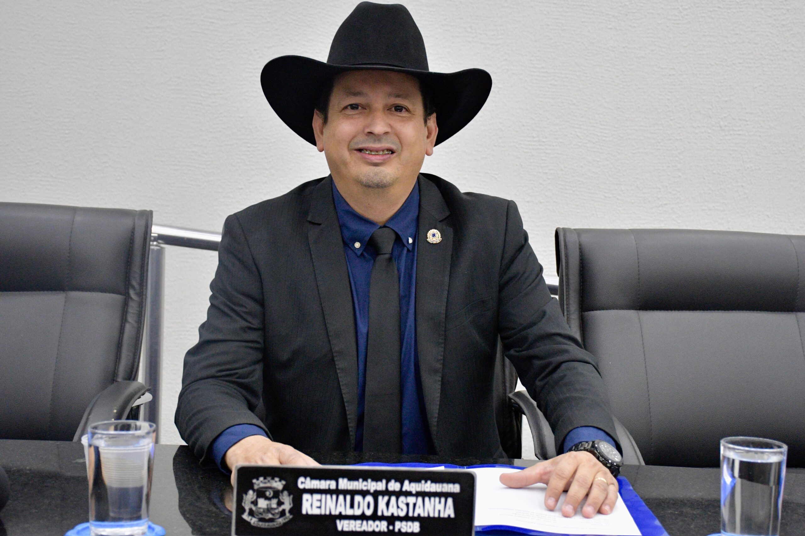 Vereador Kastanha solicita melhorias urgentes em infraestrutura urbana