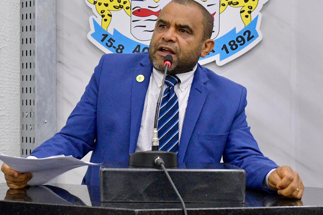 Vereador Sargento Cruz reivindica instalação de lixeira em frente ao canil da PM