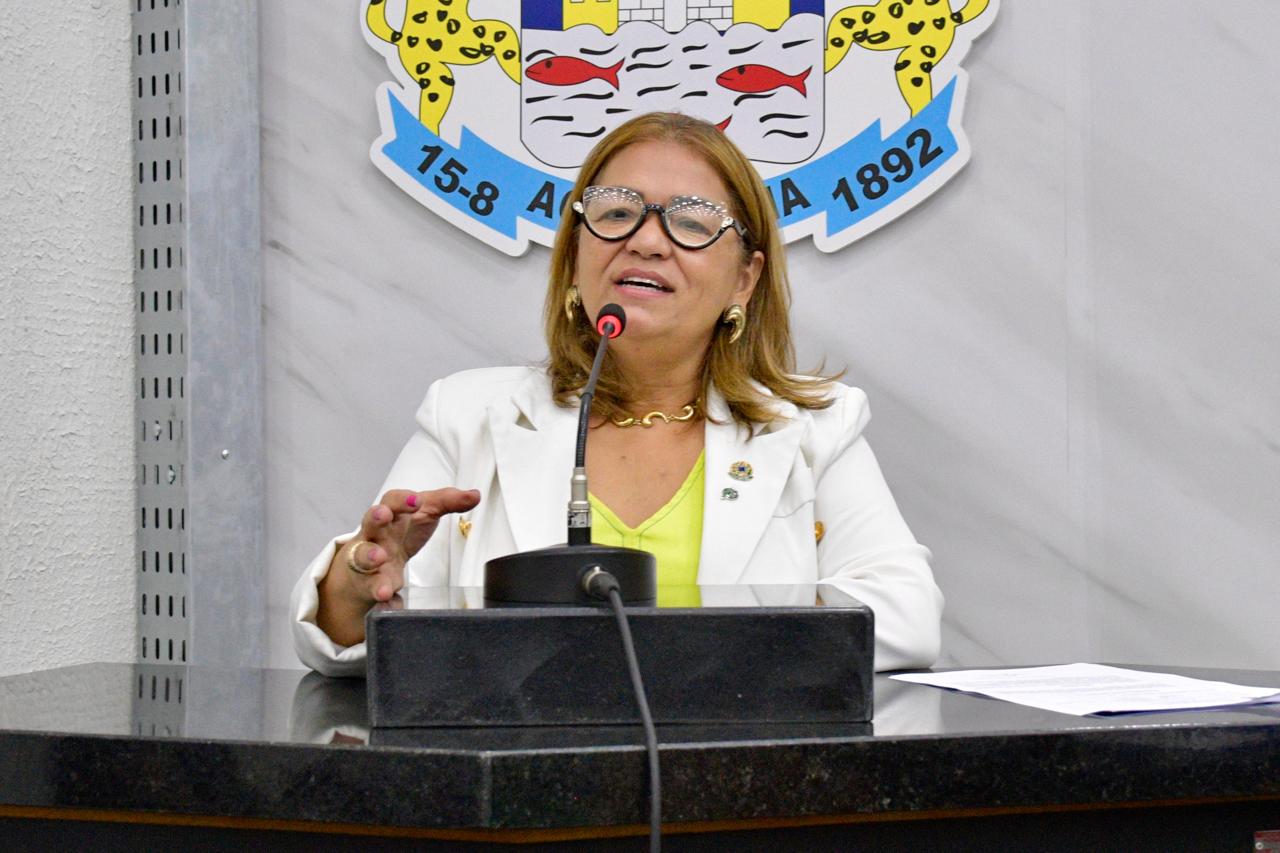 Ana Saravy solicita transporte para profissionais da limpeza pública