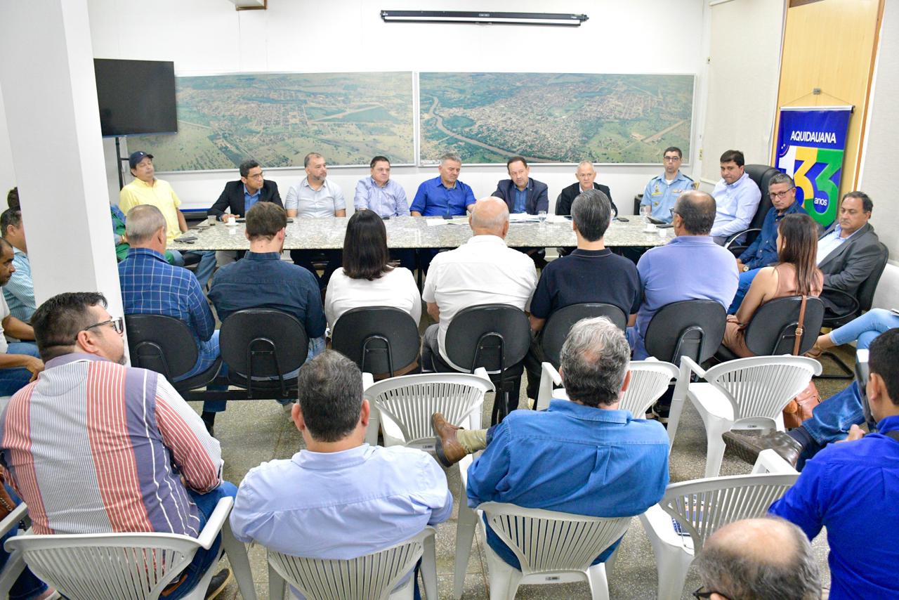 Legislativo, Executivo e novo Chefe da Casa Civil reunidos por Aquidauana