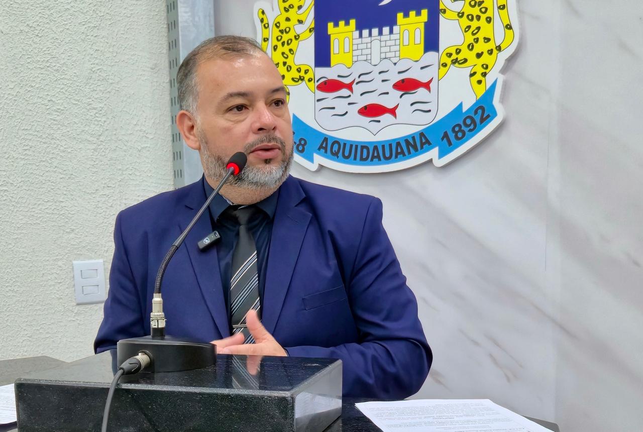 Presidente Everton solicita agilidade na sinalização de trânsito no Bairro Alto