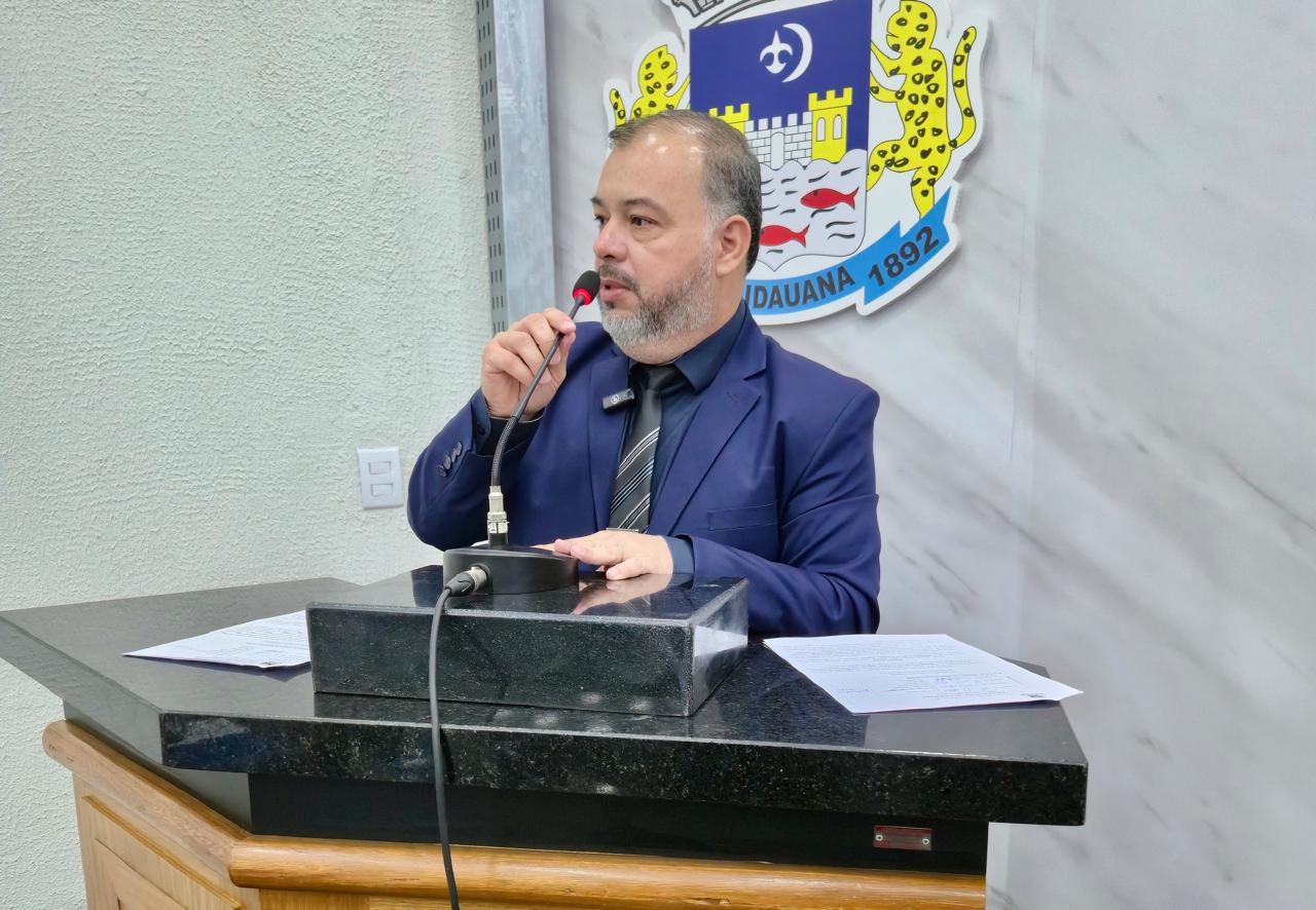 Presidente Everton Romero apresenta Moção de Pesar aos familiares do Pastor Beto