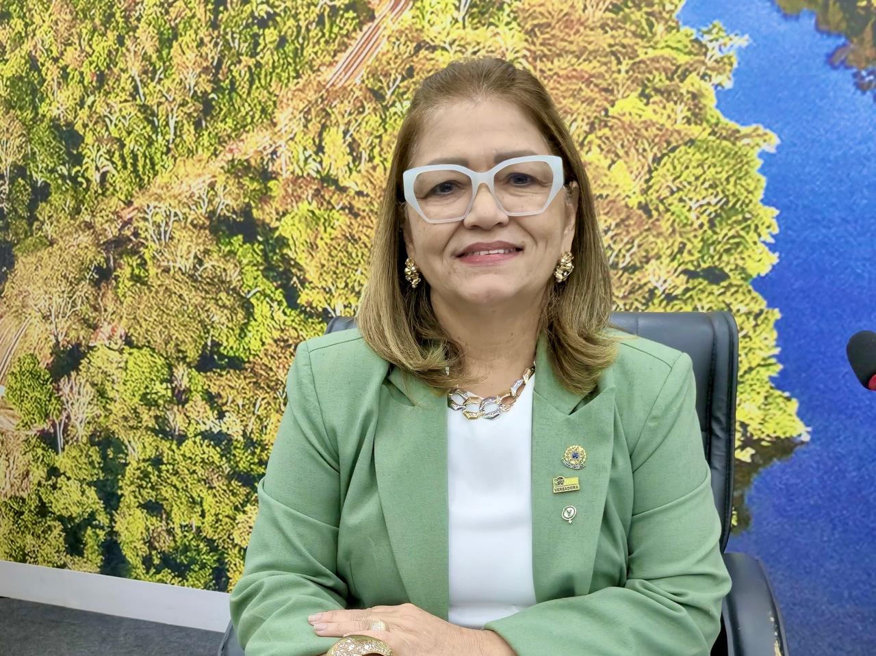 Vereadora Ana Saravy solicita melhorias no trânsito da Rua 7 de Setembro