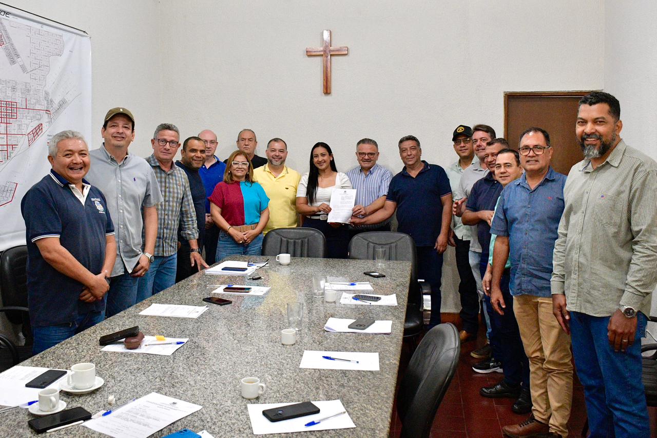 Câmara promulga lei que homenageia radialistas com a Comenda “Mauro Lúcio Ortiz”