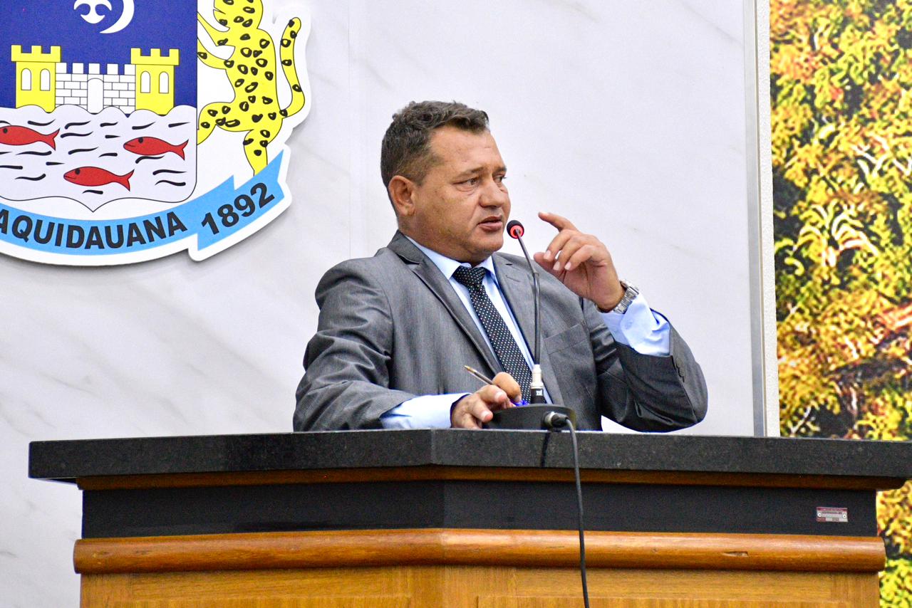 Vereador Marquinhos solicita melhorias urgentes nas estradas dos Indaiás