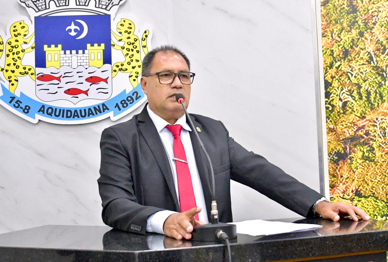 Indicação parlamentar solicita melhorias em iluminação e limpeza para o bairro Arara Azul