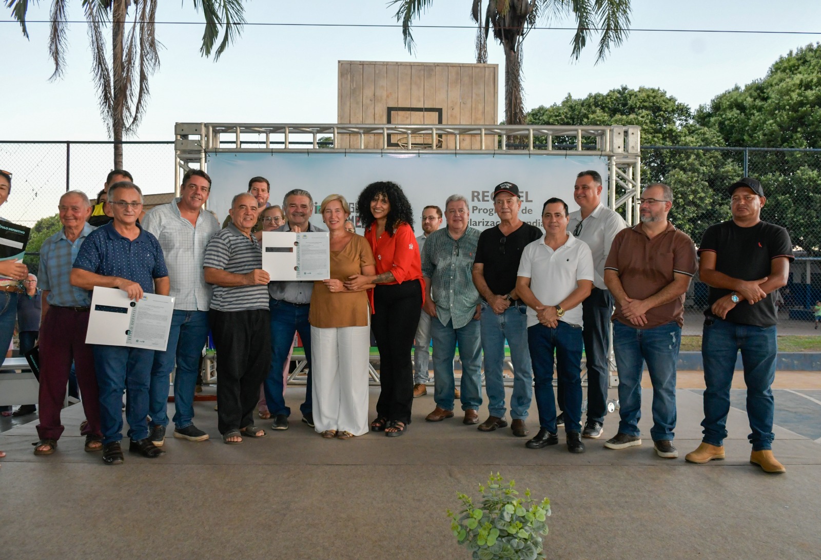 Legislativo participa da entrega de mais de 200 títulos definitivos em Cipolândia