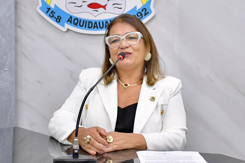 Vereadora solicita providências urgentes para melhorias em via da Vila São Pedro