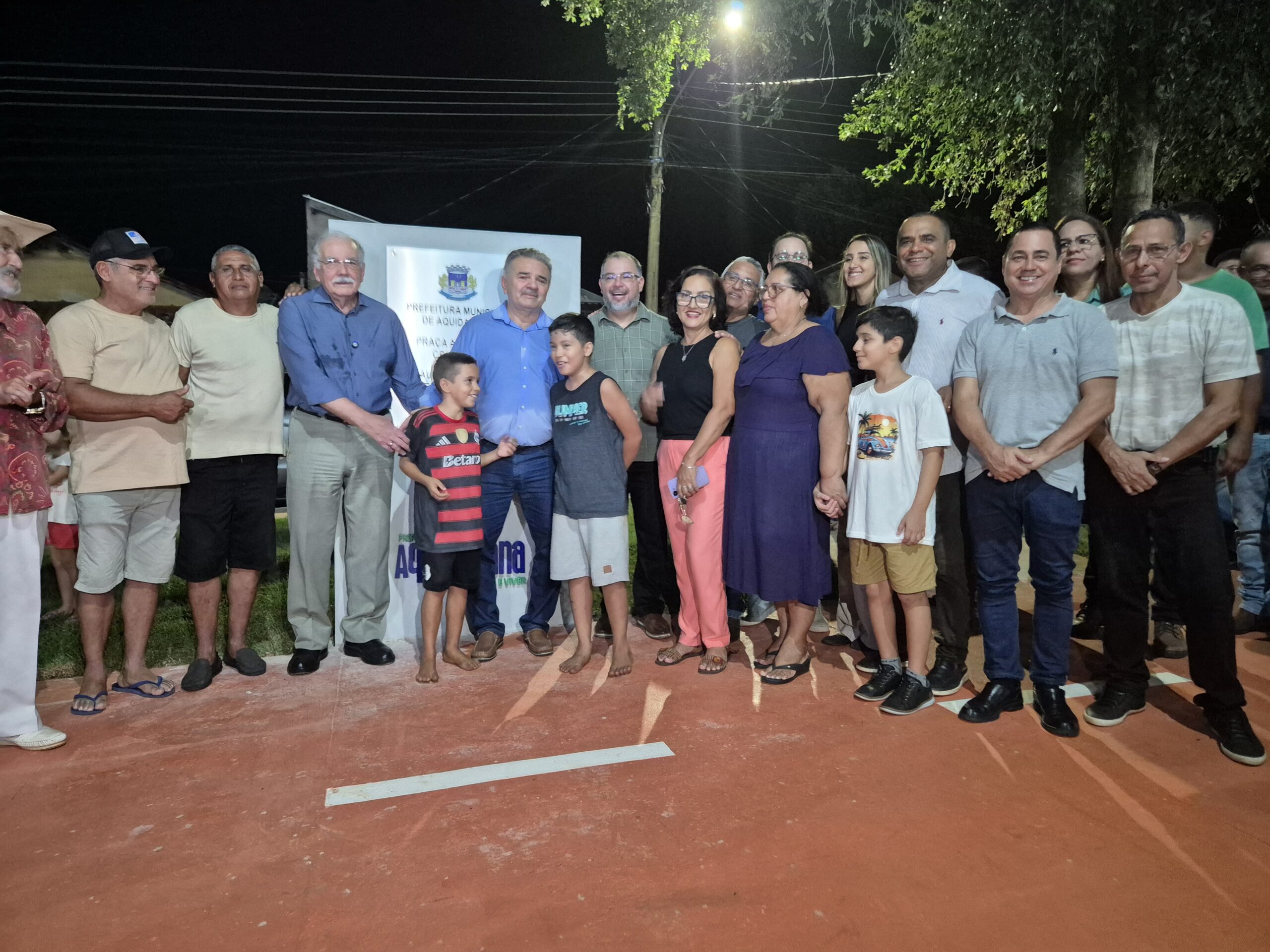 Câmara, Prefeitura e Governo Federal inauguram Praça Esportiva com a comunidade