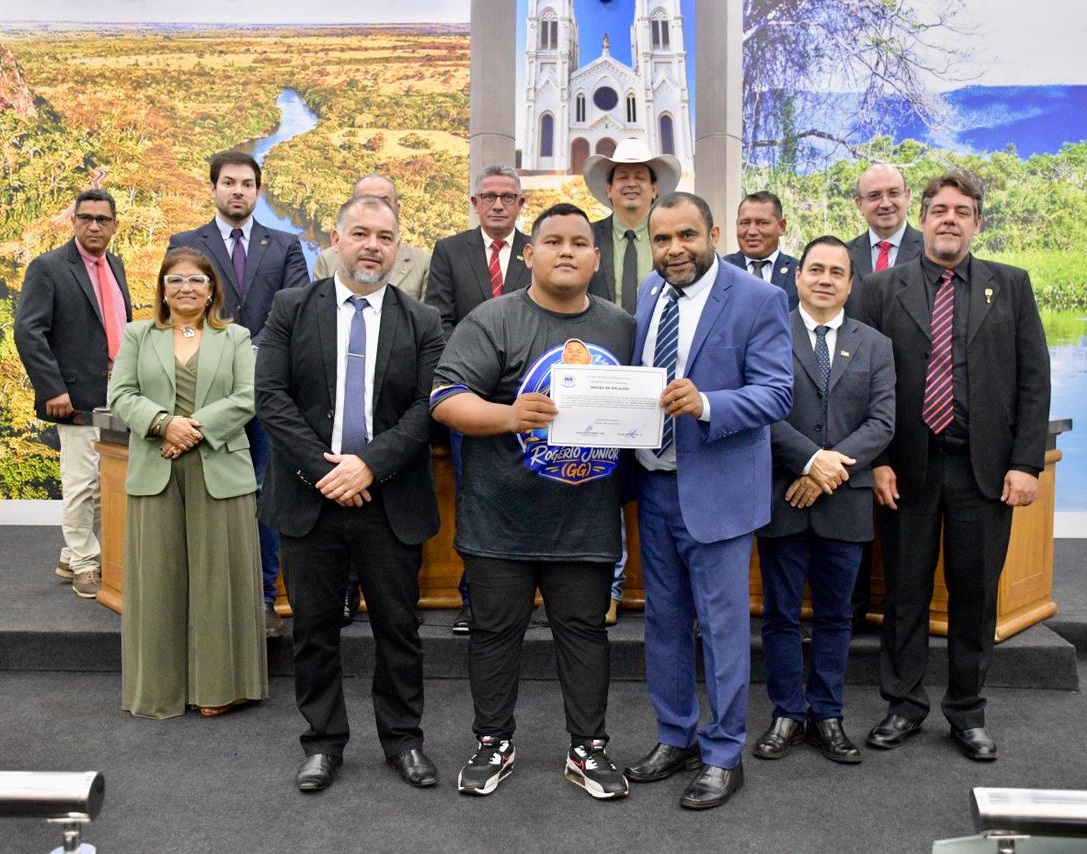 Professor é homenageado por atuação inclusiva na Educação Física escolar