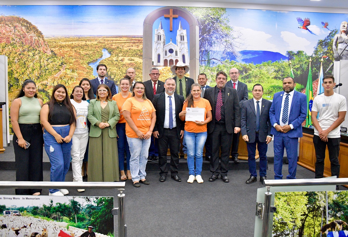 Moção homenageia aquidauanense pós graduada em Enfermagem Aeroespacial