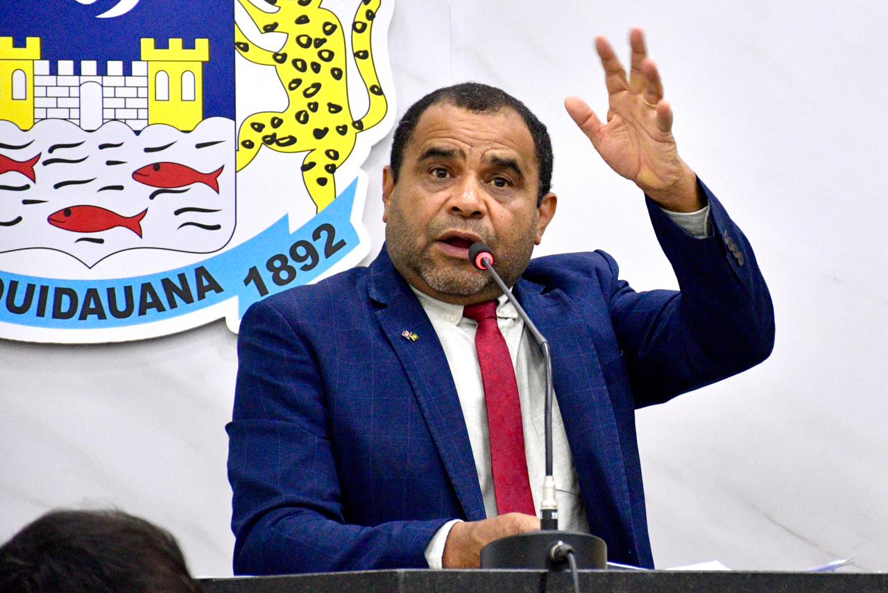 Parlamentar solicita manutenção viária na MS 450 e na Delfino Alves Corrêa