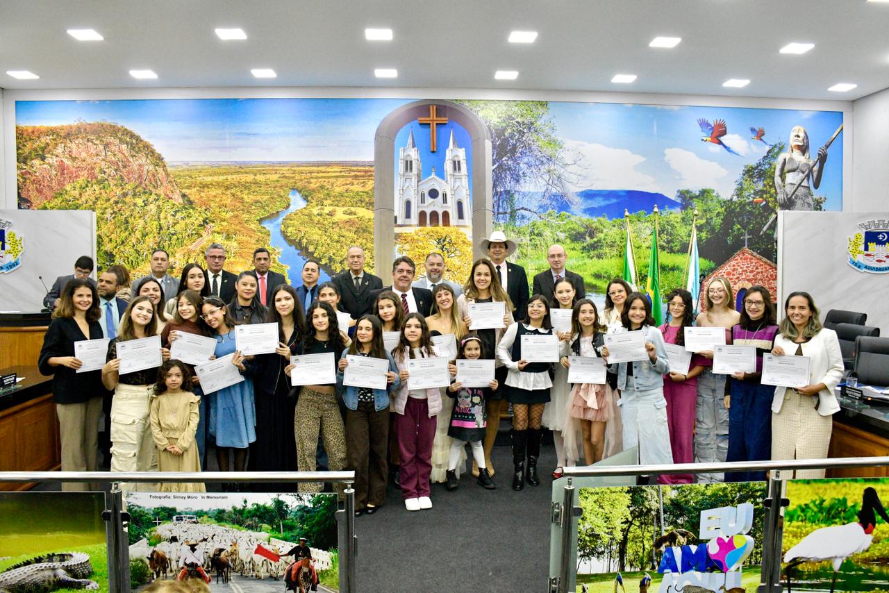 Studio e Cia de dança de Aquidauana ganham reconhecimento do Legislativo