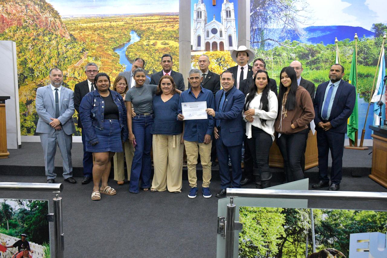 Homenagem reconhece trajetória de servidor público aposentado