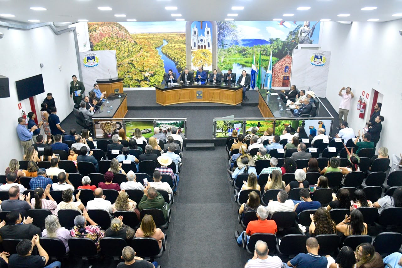 Câmara Municipal homenageia personalidades com o Título de Cidadão Aquidauanense