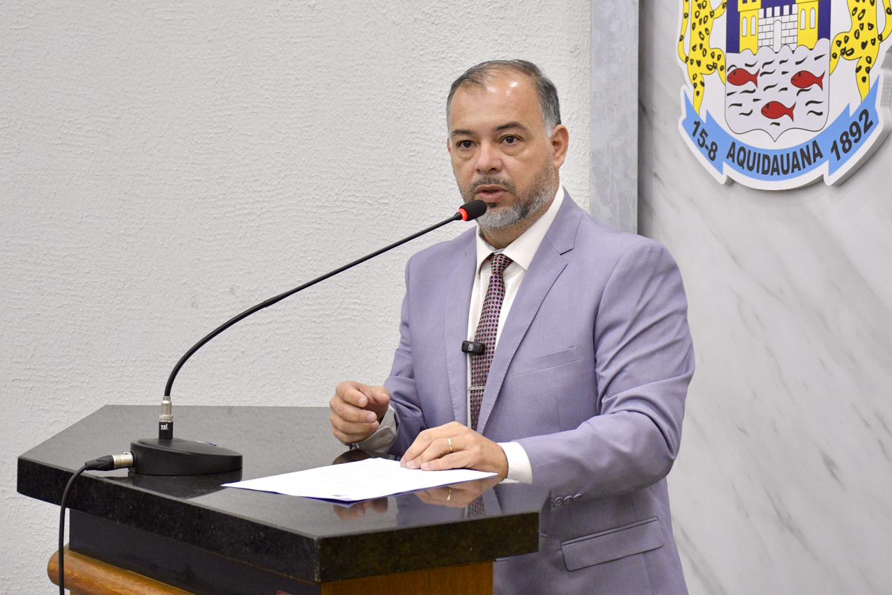 Presidente do Legislativo solicita acessibilidade em uma das principais Praças de Aquidauana