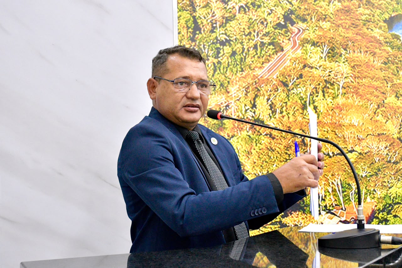 Proposta de  limpeza e patrolamento das ruas do bairro Serraria
