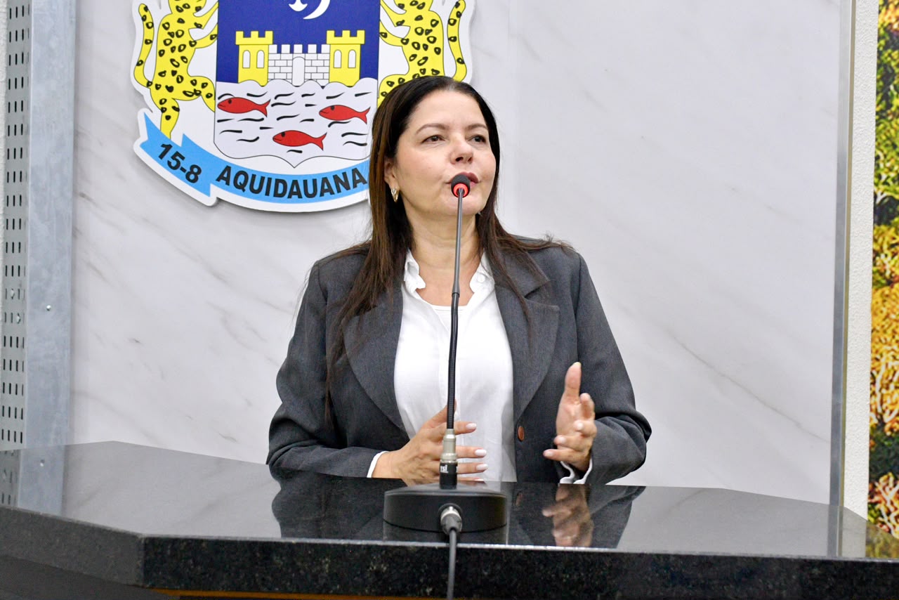 Vereadora Prof. Wil retorna à Câmara e reafirma compromisso com todas as áreas do município